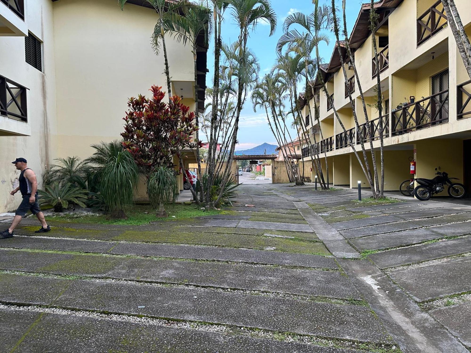 Triplex Piscina Churrasqueira Lava E Seca Wi-Fi E 2 Tvs Em Condominio Com 90M2 No Centro De อูบาตูบา ภายนอก รูปภาพ