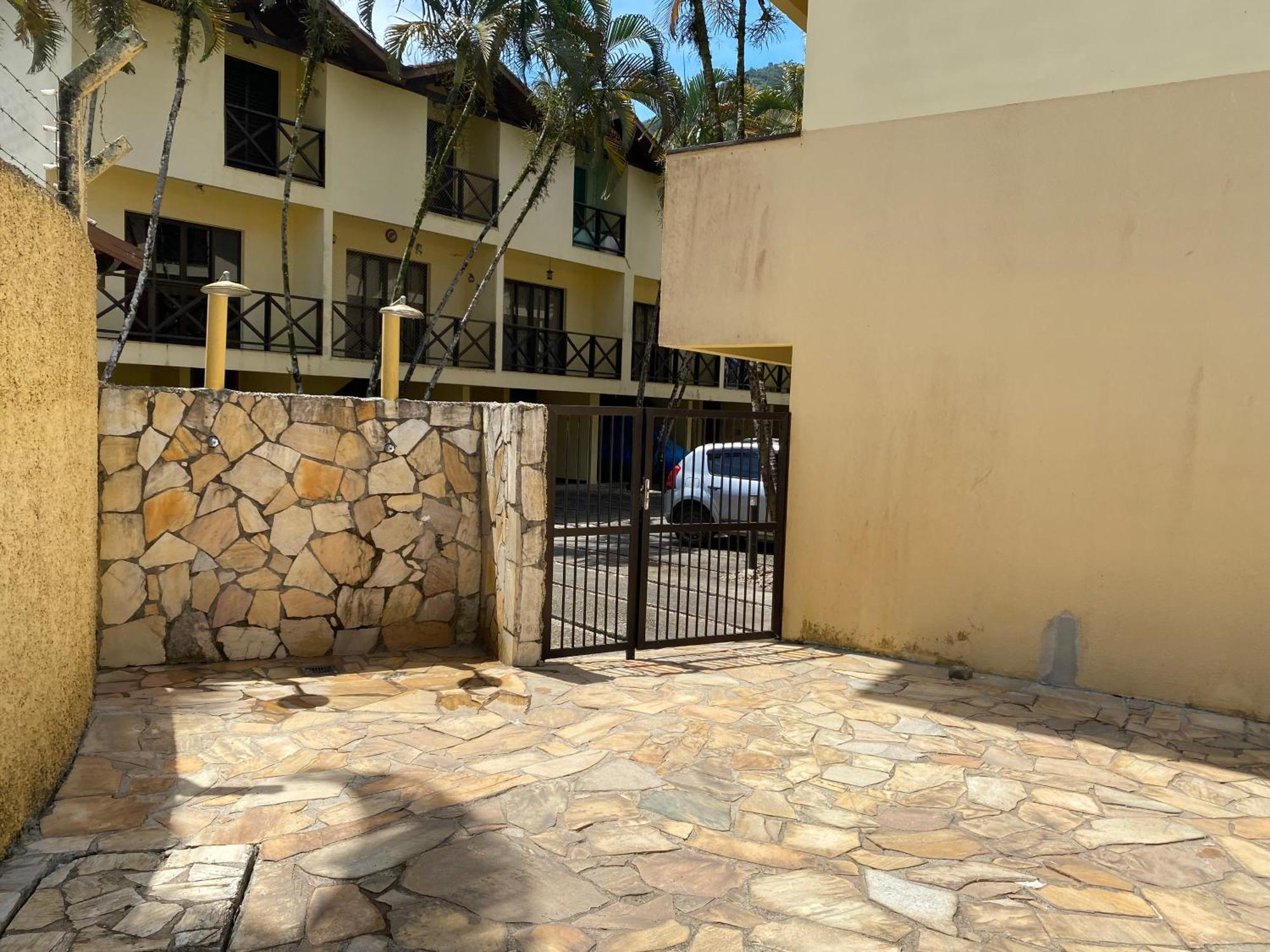 Triplex Piscina Churrasqueira Lava E Seca Wi-Fi E 2 Tvs Em Condominio Com 90M2 No Centro De อูบาตูบา ภายนอก รูปภาพ